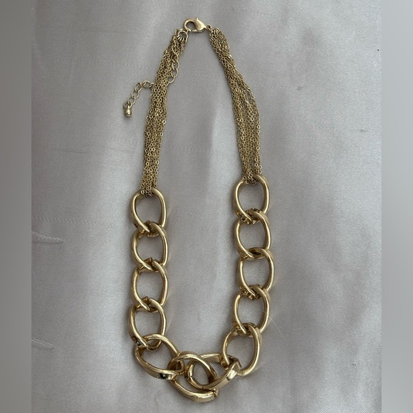 None Jewelry - Elegant Gold Multi-Link Necklace